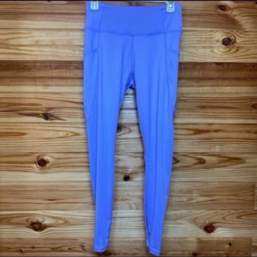 Crown & ivy periwinkle athletic leggings with pockets small NEW